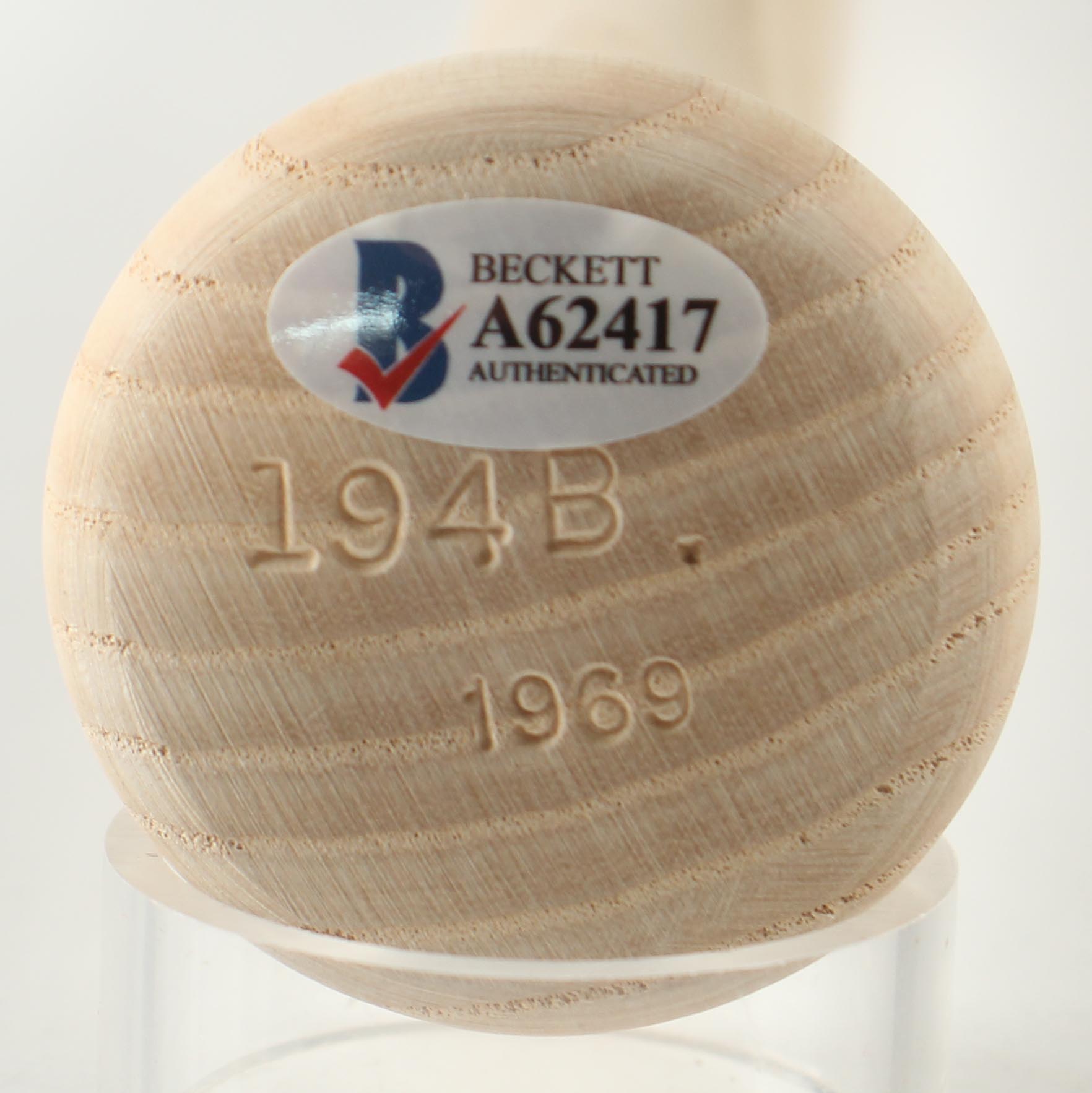 Nolan Ryan, Tom "Terrific" Seaver, Cleon Jones, Jerry Koosman | 1969 "Miracle Mets" Adirondack Tom Seaver Model Baseball Bat Team-Signed By (23) (Beckett) at PristineAuction.com Nolan Ryan, Tom "Terrific" Seaver, Cleon Jones, Jerry Koosman | 1969 "Miracle Mets" Adirondack Tom Seaver Model Baseball Bat Team-Signed By (23) (Beckett) at PristineAuction.com