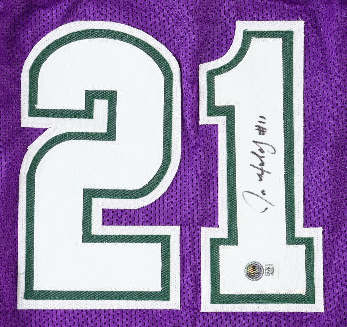 Jrue Holiday Signed Jersey (Beckett) at PristineAuction.com Jrue Holiday Signed Jersey (Beckett) at PristineAuction.com