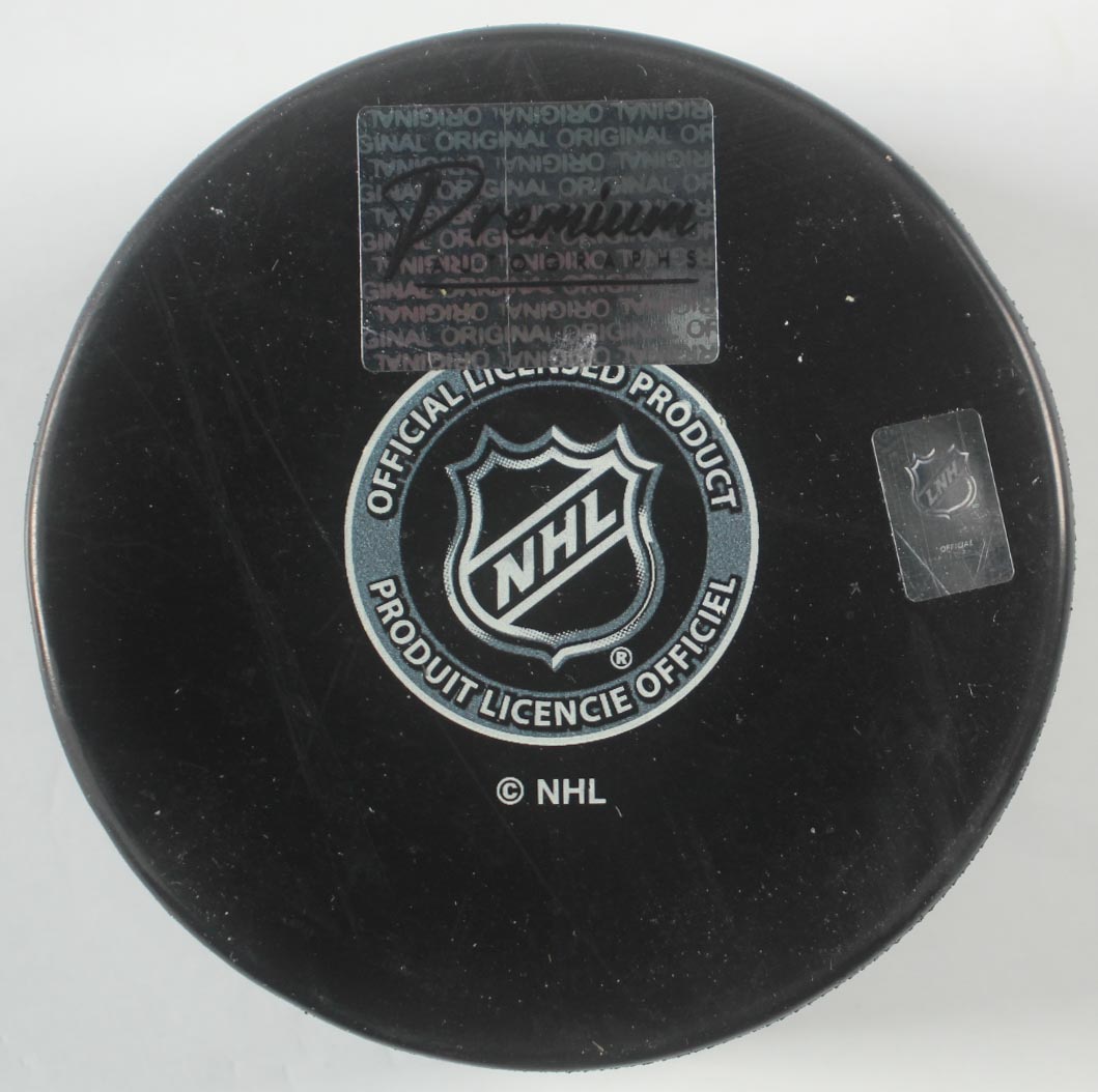 Chris Chelios Signed Red Wings Logo Hockey Puck Inscribed "HOF 2013" (Premium Autographs) at PristineAuction.com Chris Chelios Signed Red Wings Logo Hockey Puck Inscribed "HOF 2013" (Premium Autographs) at PristineAuction.com