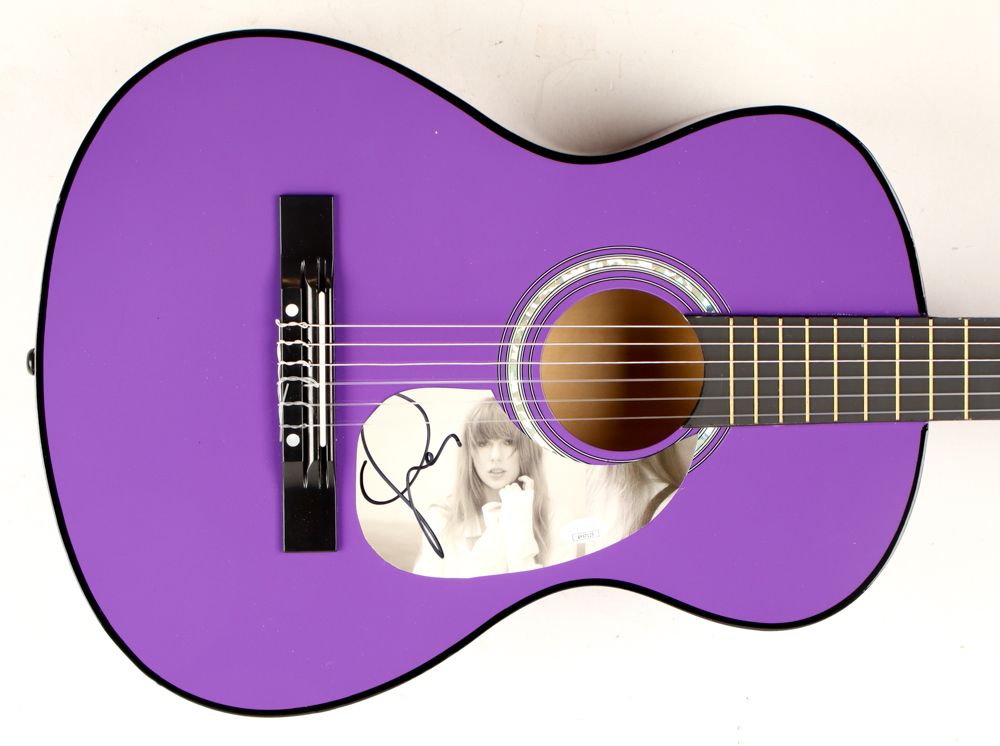 Taylor Swift Signed 39" Acoustic Guitar (JSA) at PristineAuction.com Taylor Swift Signed 39" Acoustic Guitar (JSA) at PristineAuction.com