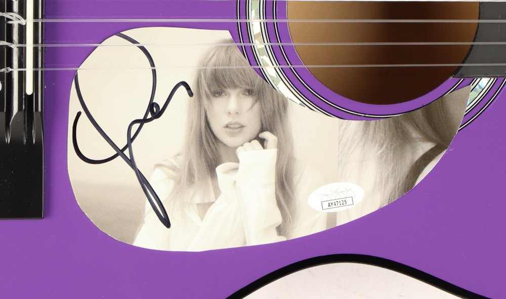 Taylor Swift Signed 39" Acoustic Guitar (JSA) at PristineAuction.com Taylor Swift Signed 39" Acoustic Guitar (JSA) at PristineAuction.com