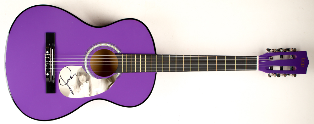 Taylor Swift Signed 39" Acoustic Guitar (JSA) at PristineAuction.com Taylor Swift Signed 39" Acoustic Guitar (JSA) at PristineAuction.com