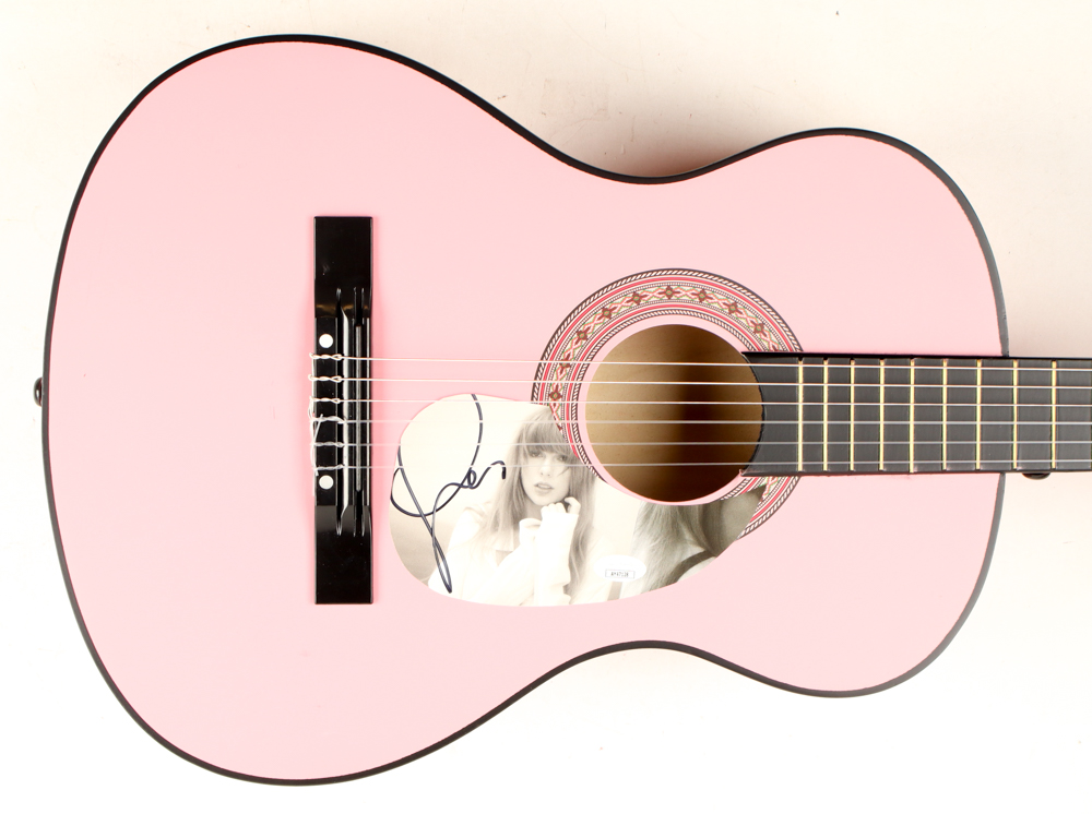 Taylor Swift Signed 39" Acoustic Guitar (JSA) at PristineAuction.com Taylor Swift Signed 39" Acoustic Guitar (JSA) at PristineAuction.com