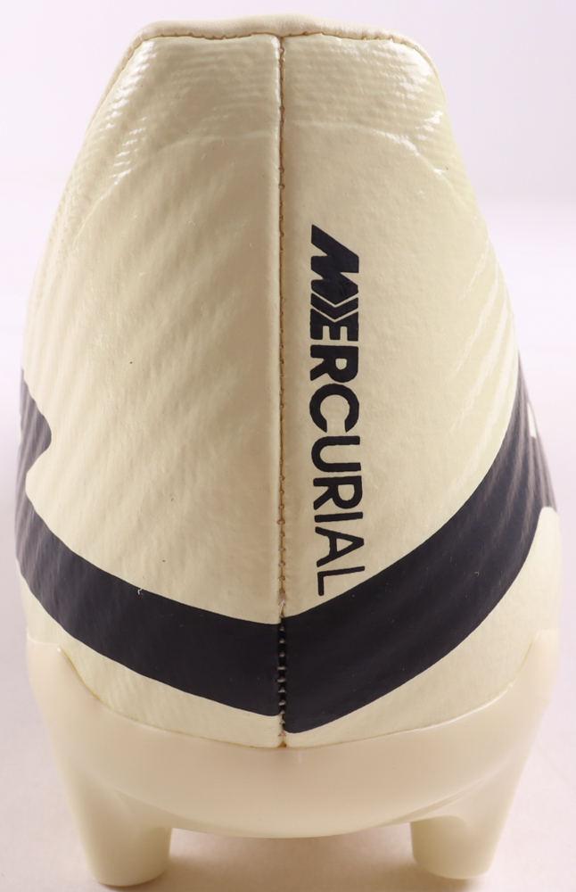 Vinicius Junior Signed Nike Soccer Cleat (Beckett) at PristineAuction.com Vinicius Junior Signed Nike Soccer Cleat (Beckett) at PristineAuction.com