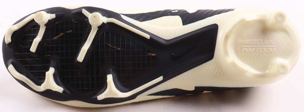 Vinicius Junior Signed Nike Soccer Cleat (Beckett) at PristineAuction.com Vinicius Junior Signed Nike Soccer Cleat (Beckett) at PristineAuction.com