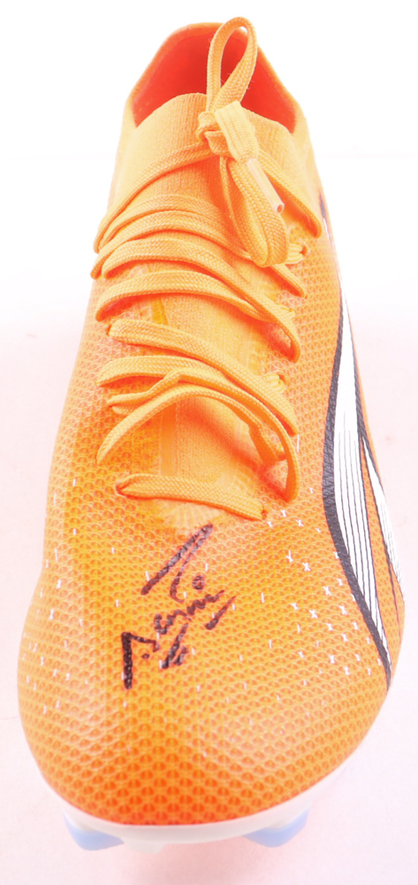 Sergio Aguero Signed Puma Soccer Cleat (Beckett) at PristineAuction.com Sergio Aguero Signed Puma Soccer Cleat (Beckett) at PristineAuction.com
