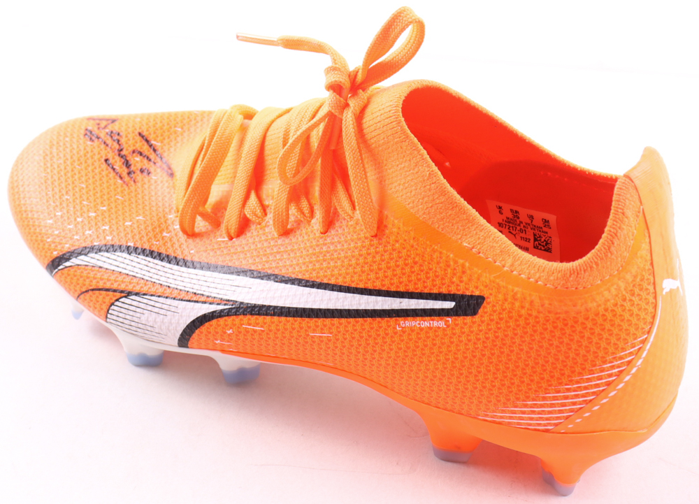Sergio Aguero Signed Puma Soccer Cleat (Beckett) at PristineAuction.com Sergio Aguero Signed Puma Soccer Cleat (Beckett) at PristineAuction.com
