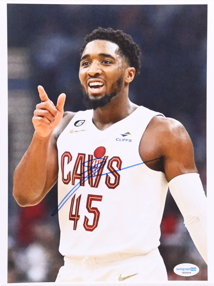 Donovan Mitchell Signed Cavaliers 8x10 Photo (AutographCOA) at PristineAuction.com Donovan Mitchell Signed Cavaliers 8x10 Photo (AutographCOA) at PristineAuction.com