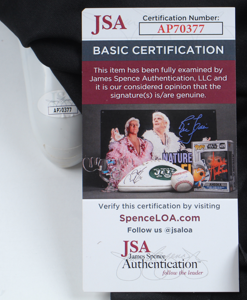 Lynn McRee Signed "Scream" Mask Inscribed "Maureen Prescott" (JSA) at PristineAuction.com Lynn McRee Signed "Scream" Mask Inscribed "Maureen Prescott" (JSA) at PristineAuction.com