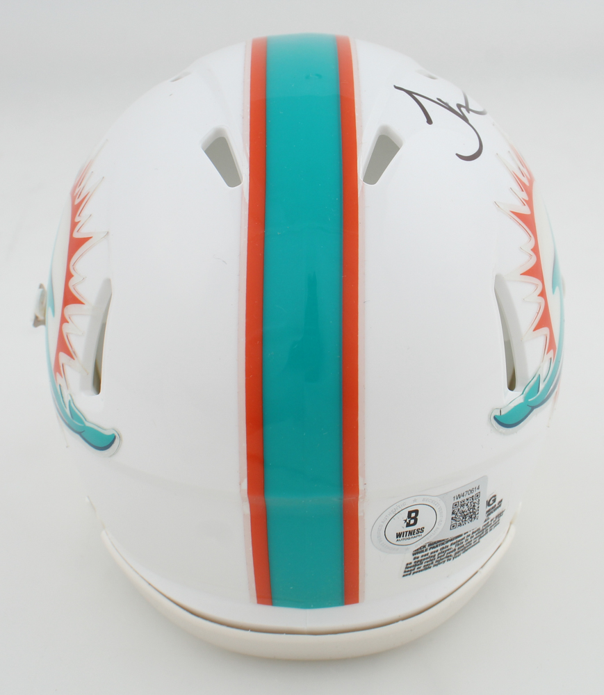 Tyreek Hill Signed Dolphins Speed Mini Helmet (Beckett) at PristineAuction.com Tyreek Hill Signed Dolphins Speed Mini Helmet (Beckett) at PristineAuction.com