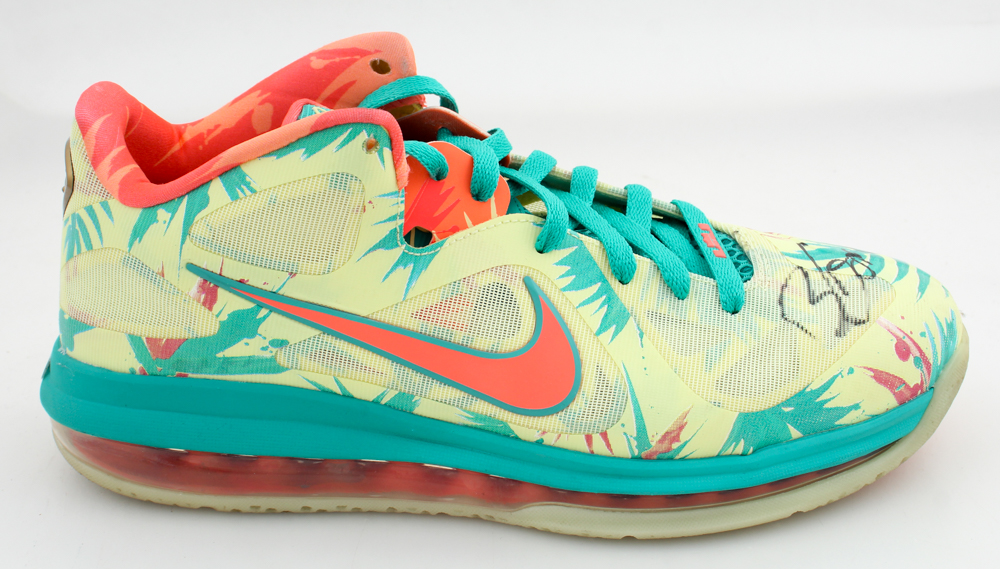 Bronny James Signed LeBron James Nike Shoe (PSA) at PristineAuction.com Bronny James Signed LeBron James Nike Shoe (PSA) at PristineAuction.com