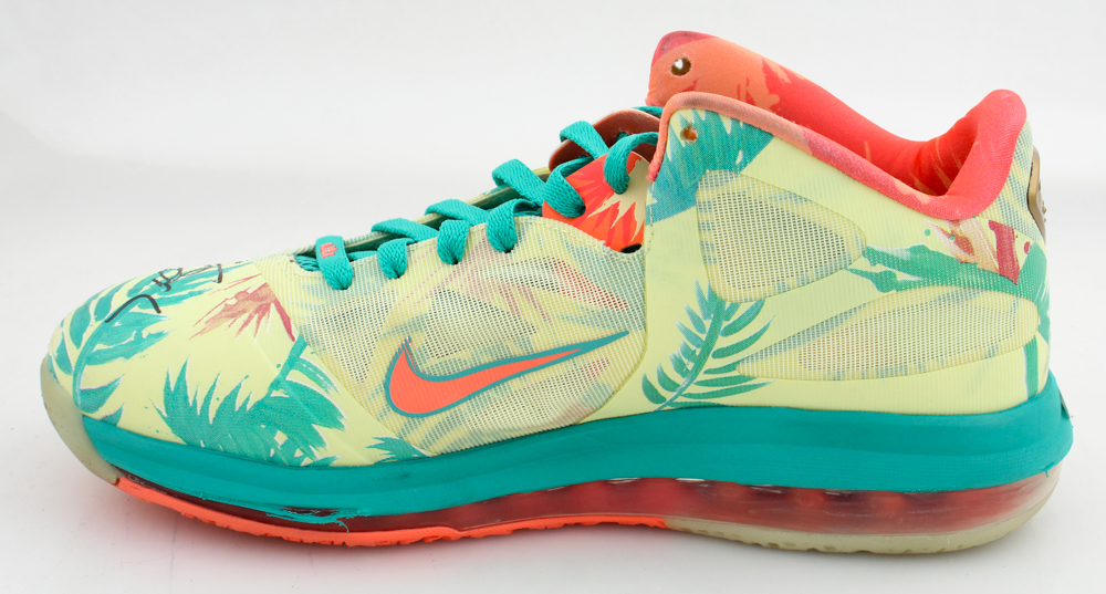 Bronny James Signed LeBron James Nike Shoe (PSA) at PristineAuction.com Bronny James Signed LeBron James Nike Shoe (PSA) at PristineAuction.com