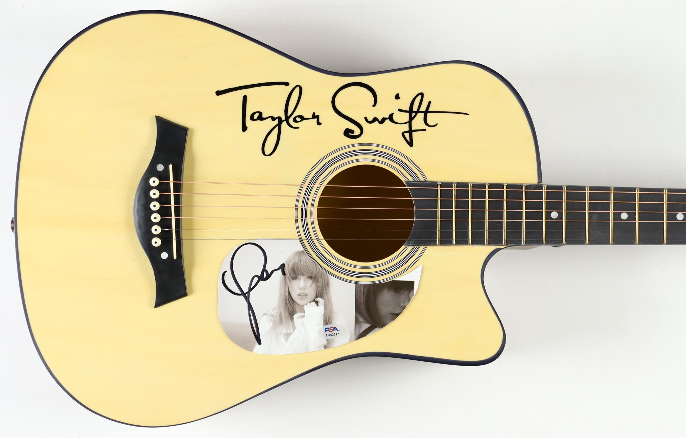 Taylor Swift Signed 38" Acoustic Guitar (PSA) at PristineAuction.com Taylor Swift Signed 38" Acoustic Guitar (PSA) at PristineAuction.com