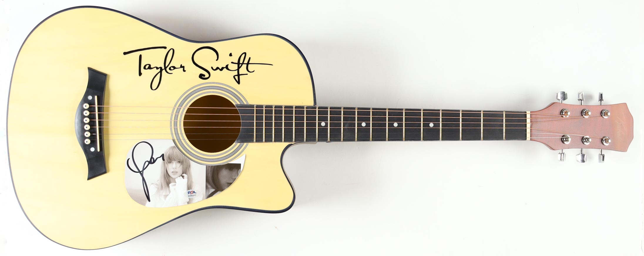 Taylor Swift Signed 38" Acoustic Guitar (PSA) at PristineAuction.com Taylor Swift Signed 38" Acoustic Guitar (PSA) at PristineAuction.com