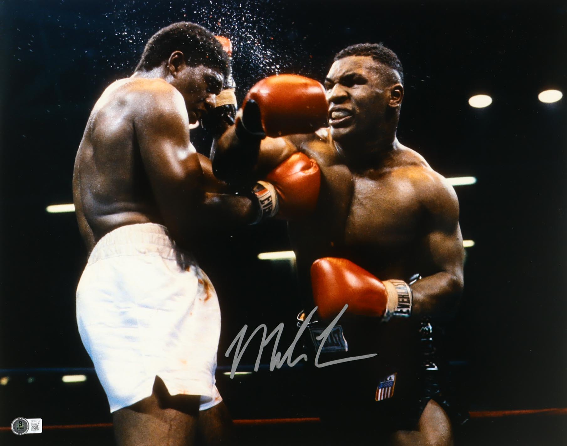 Mike Tyson Signed 16x20 Photo (Beckett) at PristineAuction.com Mike Tyson Signed 16x20 Photo (Beckett) at PristineAuction.com