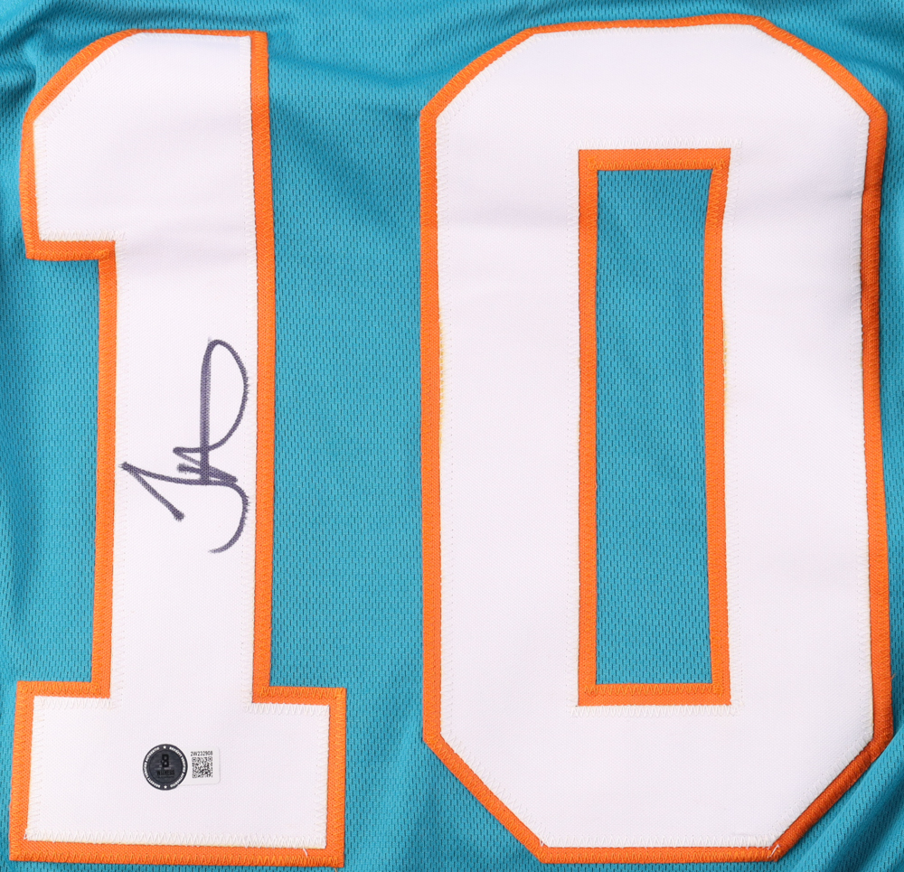 Tyreek Hill Signed Jersey (Beckett) at PristineAuction.com Tyreek Hill Signed Jersey (Beckett) at PristineAuction.com