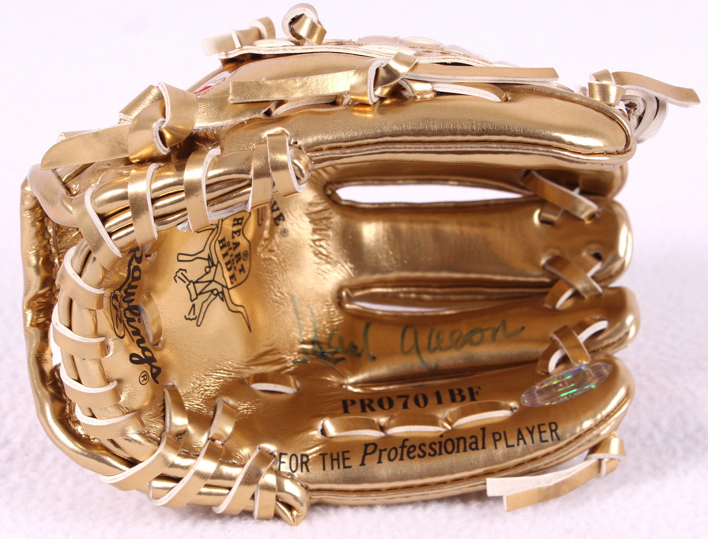 Hank Aaron Signed Rawlings Gold Glove Mini-Baseball Glove with Display Case (Steiner COA) at PristineAuction.com Hank Aaron Signed Rawlings Gold Glove Mini-Baseball Glove with Display Case (Steiner COA) at PristineAuction.com