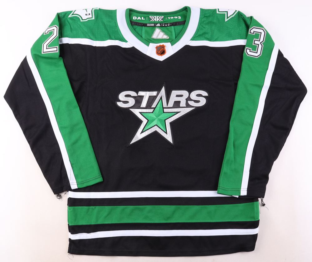 Esa Lindell Signed Jersey (JSA) at PristineAuction.com Esa Lindell Signed Jersey (JSA) at PristineAuction.com