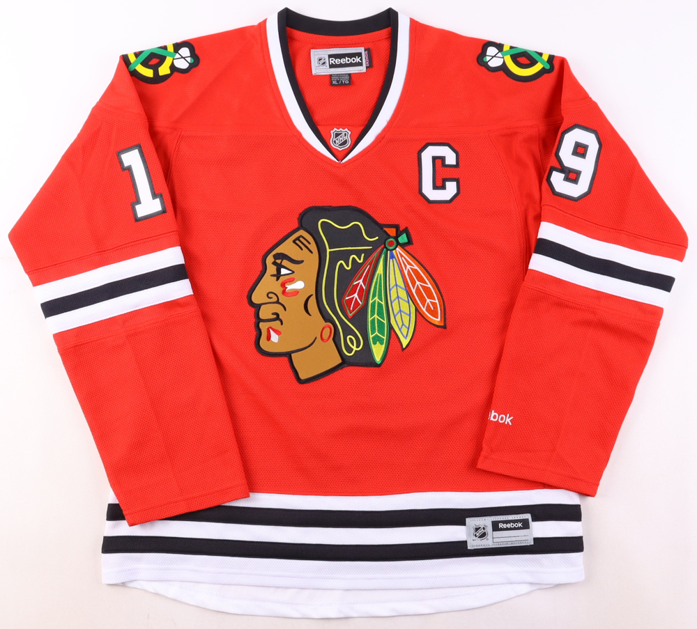 Jonathan Toews Signed Blackhawks Jersey (Beckett) at PristineAuction.com Jonathan Toews Signed Blackhawks Jersey (Beckett) at PristineAuction.com