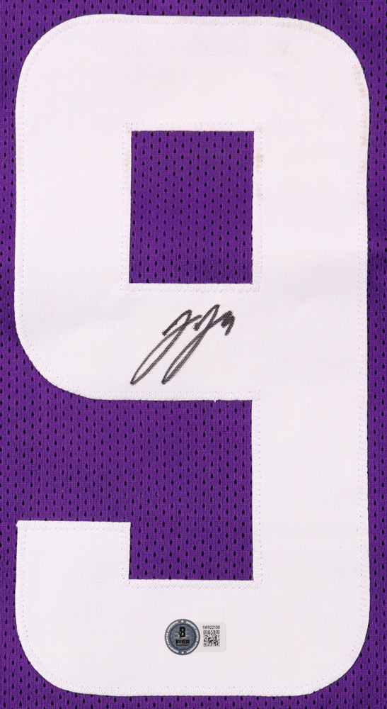 J.J. McCarthy Signed Jersey (Beckett) at PristineAuction.com J.J. McCarthy Signed Jersey (Beckett) at PristineAuction.com