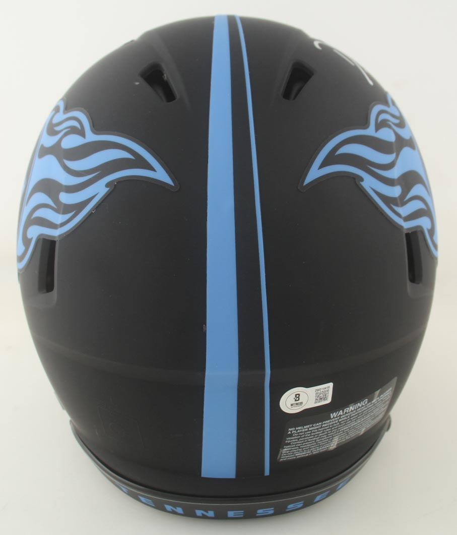 DeAndre Hopkins Signed Titans Full-Size Authentic On-Field Eclipse Alternate Speed Helmet (Beckett) at PristineAuction.com DeAndre Hopkins Signed Titans Full-Size Authentic On-Field Eclipse Alternate Speed Helmet (Beckett) at PristineAuction.com
