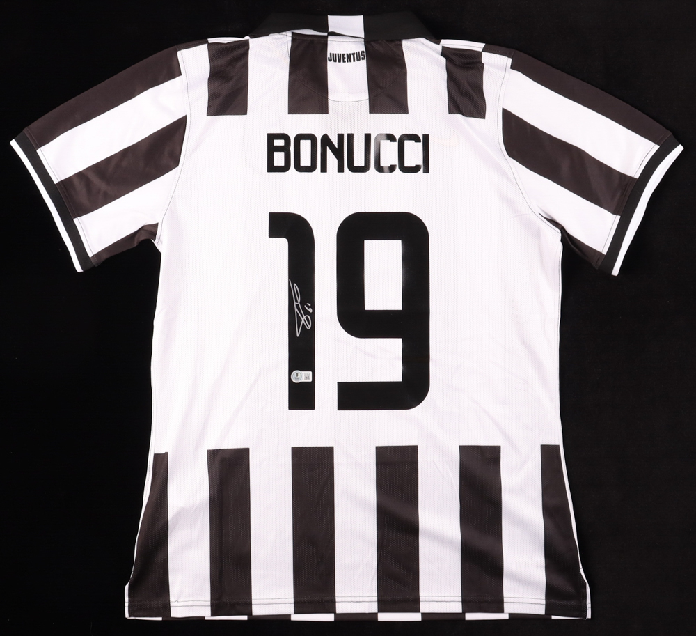 Leonardo Bonucci Signed Jersey (Beckett) at PristineAuction.com Leonardo Bonucci Signed Jersey (Beckett) at PristineAuction.com