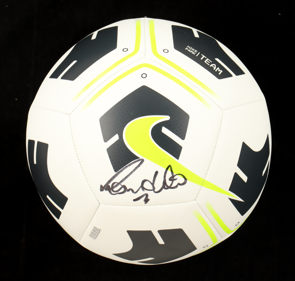Ronaldo Signed Nike Soccer Ball (Beckett) at PristineAuction.com Ronaldo Signed Nike Soccer Ball (Beckett) at PristineAuction.com
