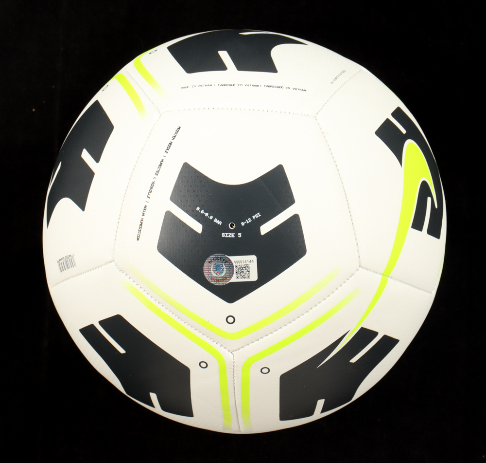 Ronaldo Signed Nike Soccer Ball (Beckett) at PristineAuction.com Ronaldo Signed Nike Soccer Ball (Beckett) at PristineAuction.com