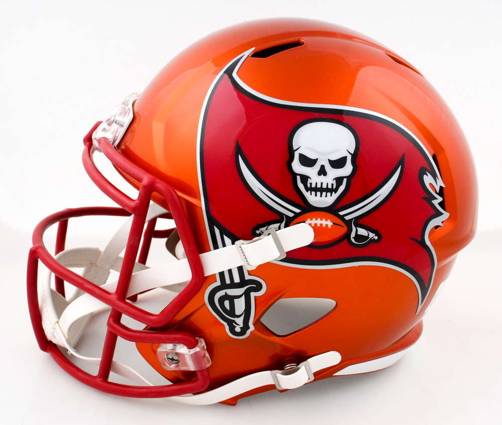 Chris Godwin Signed Buccaneers Full-Size Flash Alternate Speed Helmet (Beckett) at PristineAuction.com Chris Godwin Signed Buccaneers Full-Size Flash Alternate Speed Helmet (Beckett) at PristineAuction.com