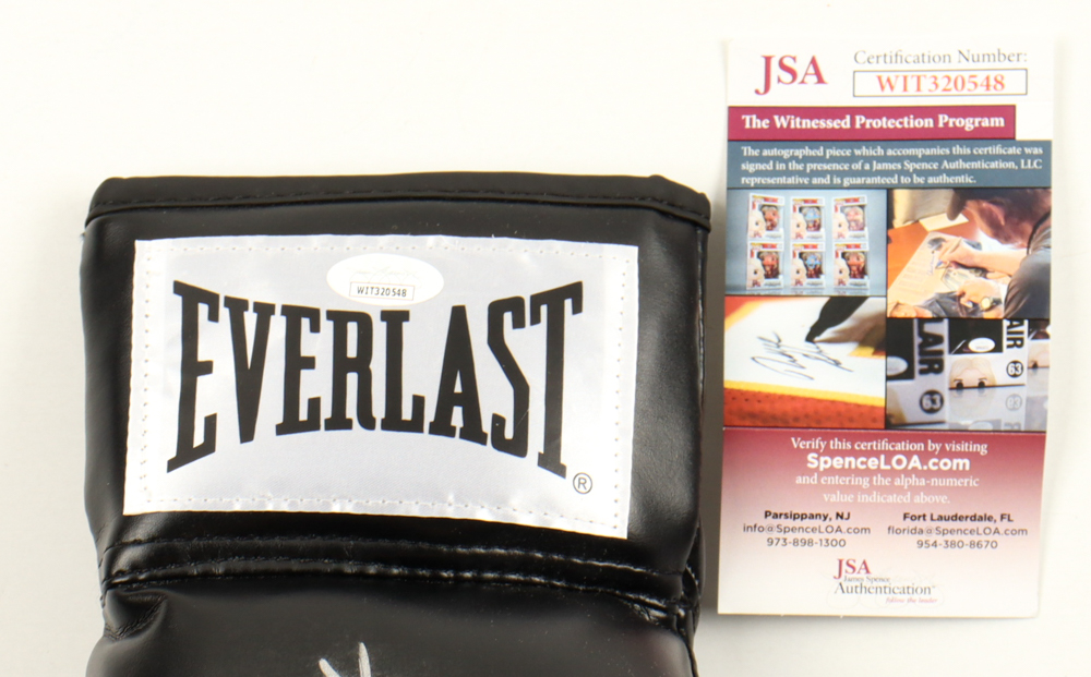 Anthony Joshua Signed Everlast Boxing Glove (JSA) at PristineAuction.com Anthony Joshua Signed Everlast Boxing Glove (JSA) at PristineAuction.com
