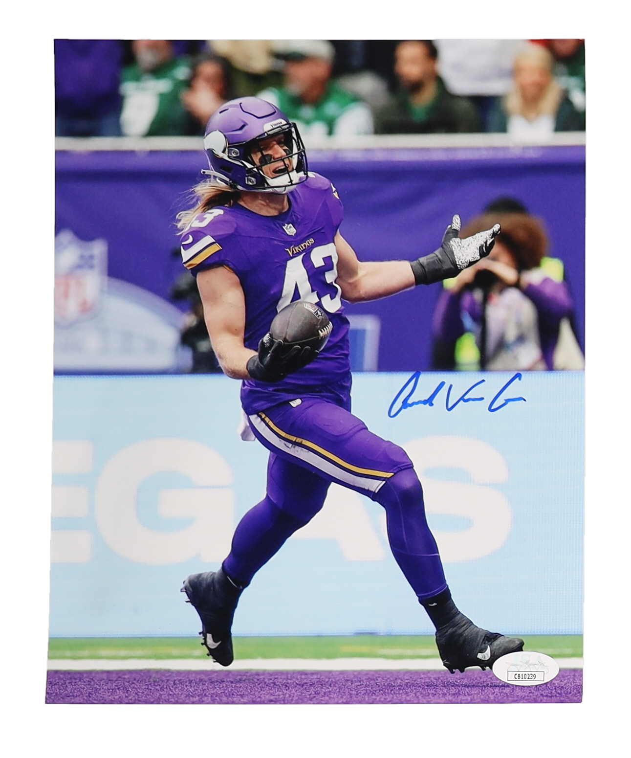 Andrew Van Ginkel Signed Vikings 8x10 Photo (JSA) at PristineAuction.com Andrew Van Ginkel Signed Vikings 8x10 Photo (JSA) at PristineAuction.com