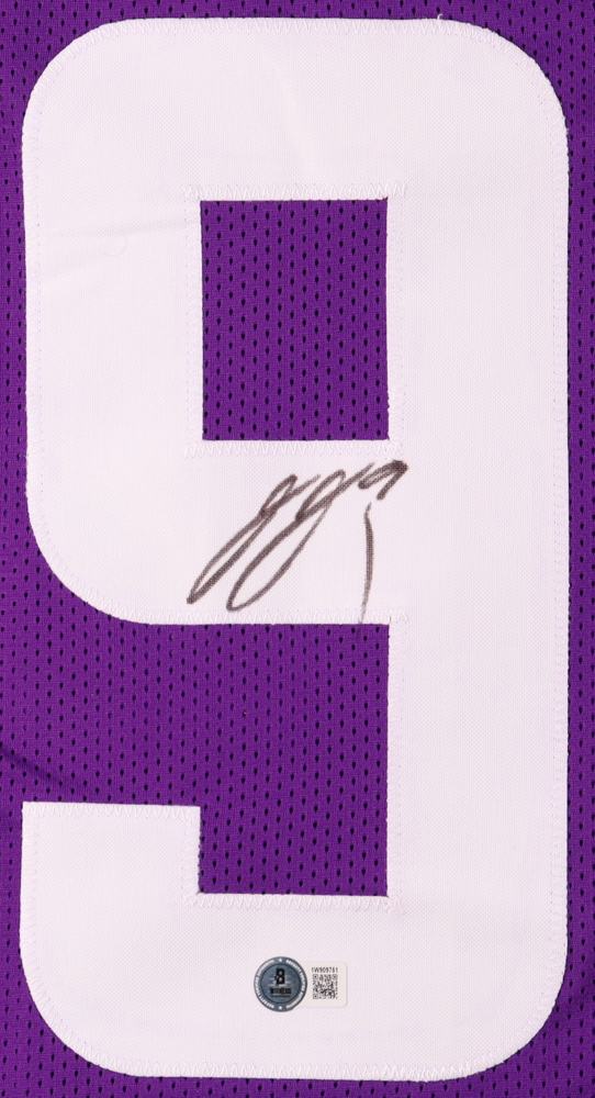 J.J. McCarthy Signed Jersey (Beckett) at PristineAuction.com J.J. McCarthy Signed Jersey (Beckett) at PristineAuction.com