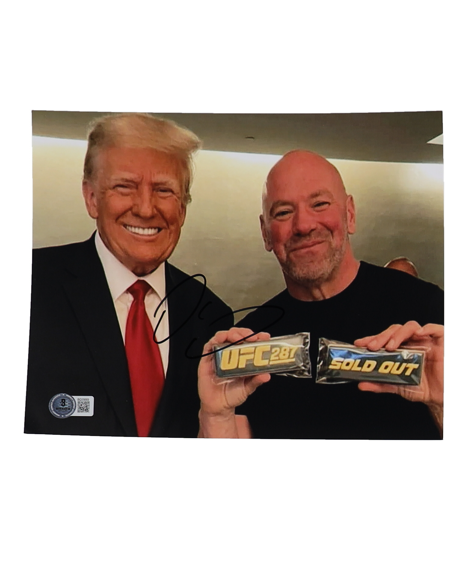 Dana White Signed UFC 8x10 Photo (Beckett) at PristineAuction.com Dana White Signed UFC 8x10 Photo (Beckett) at PristineAuction.com