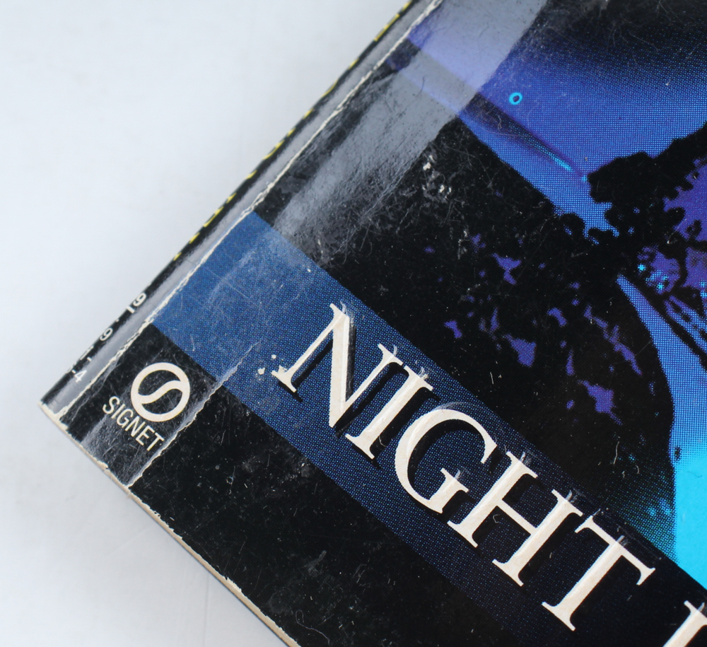 Stephen King Signed "The Green Mile: Part Five" Softcover Book (JSA) at PristineAuction.com Stephen King Signed "The Green Mile: Part Five" Softcover Book (JSA) at PristineAuction.com