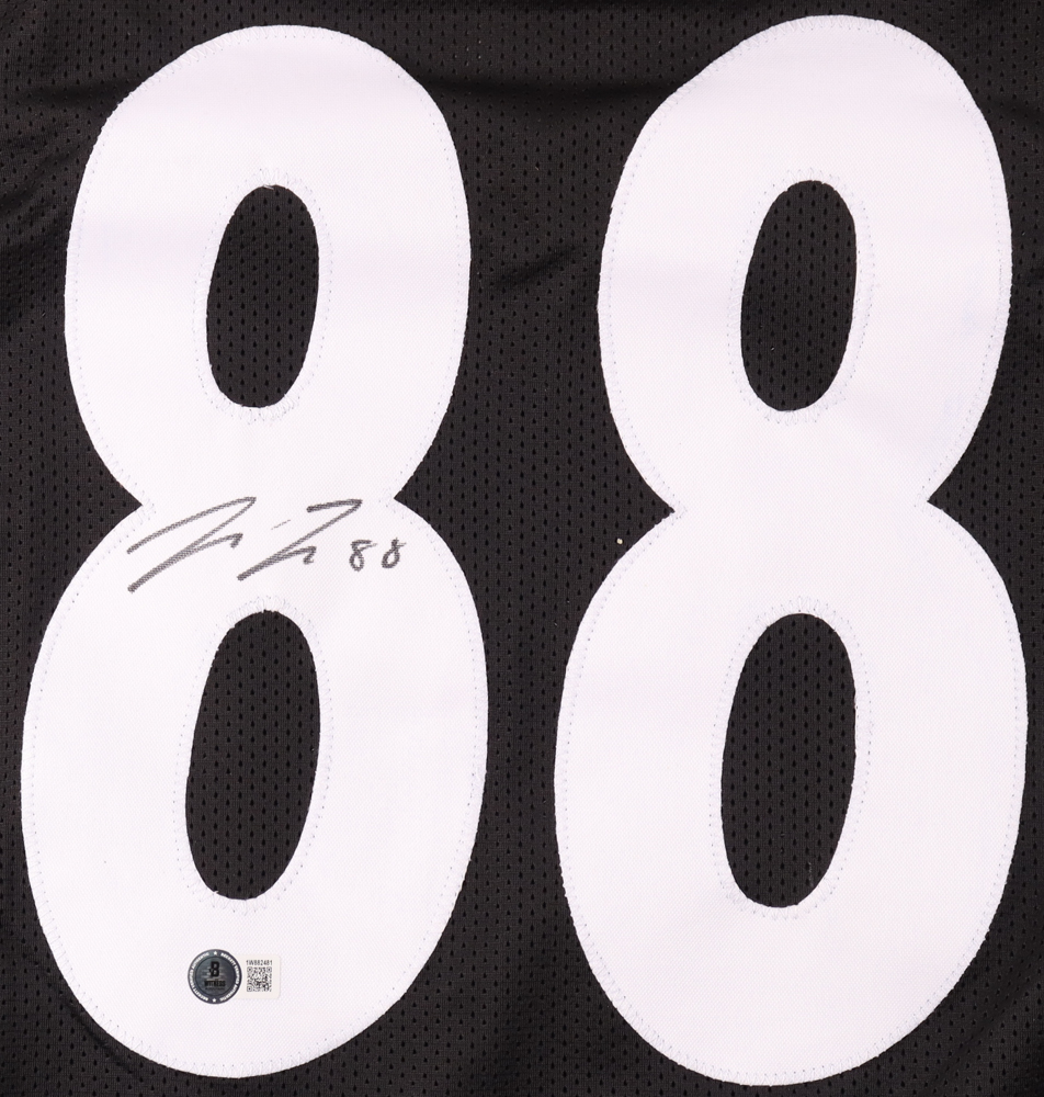 Pat Freiermuth Signed Jersey (Beckett) at PristineAuction.com Pat Freiermuth Signed Jersey (Beckett) at PristineAuction.com