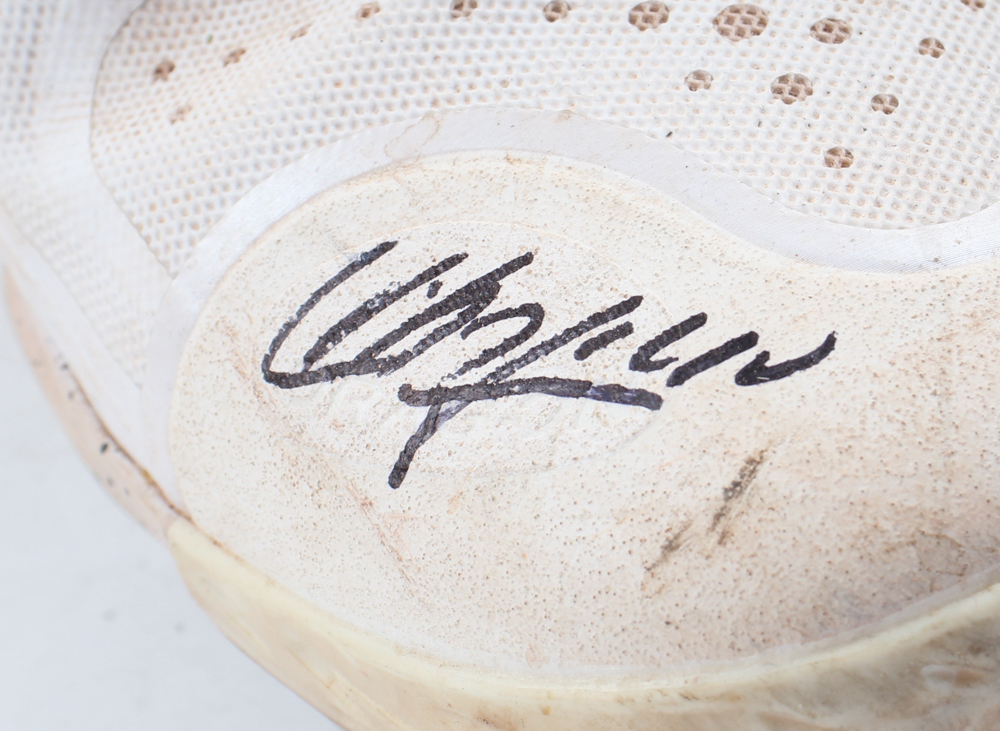 Aroldis Chapman Signed Nike Game-Used Baseball Cleat (JSA) at PristineAuction.com Aroldis Chapman Signed Nike Game-Used Baseball Cleat (JSA) at PristineAuction.com