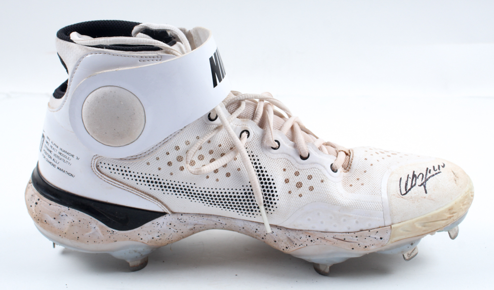 Aroldis Chapman Signed Nike Game-Used Baseball Cleat (JSA) at PristineAuction.com Aroldis Chapman Signed Nike Game-Used Baseball Cleat (JSA) at PristineAuction.com