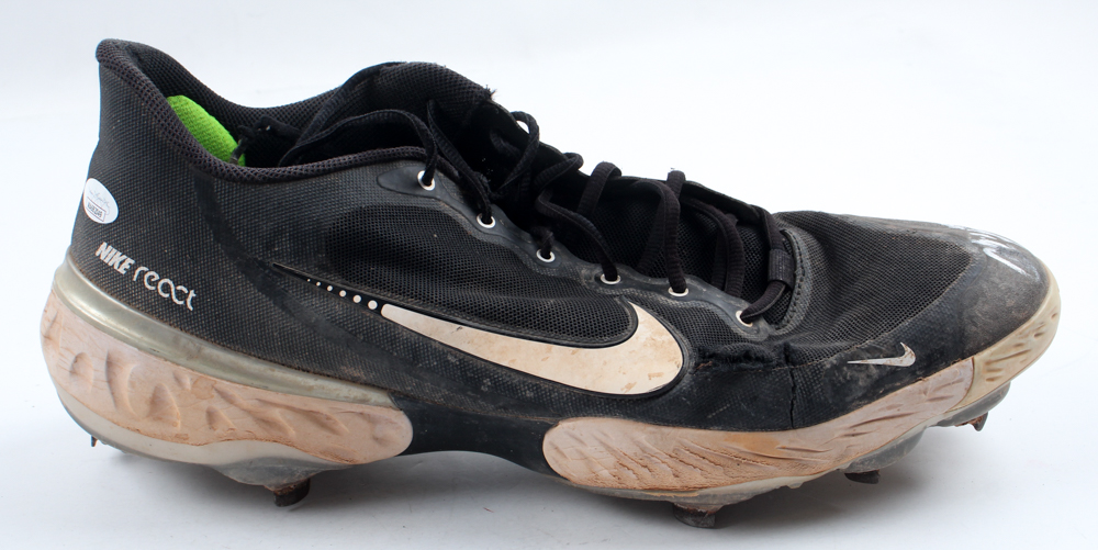 Aroldis Chapman Signed Nike Game-Used Baseball Cleat (JSA) at PristineAuction.com Aroldis Chapman Signed Nike Game-Used Baseball Cleat (JSA) at PristineAuction.com