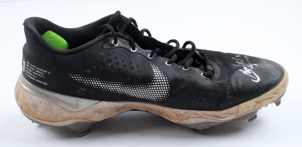 Aroldis Chapman Signed Nike Game-Used Baseball Cleat (JSA) at PristineAuction.com Aroldis Chapman Signed Nike Game-Used Baseball Cleat (JSA) at PristineAuction.com
