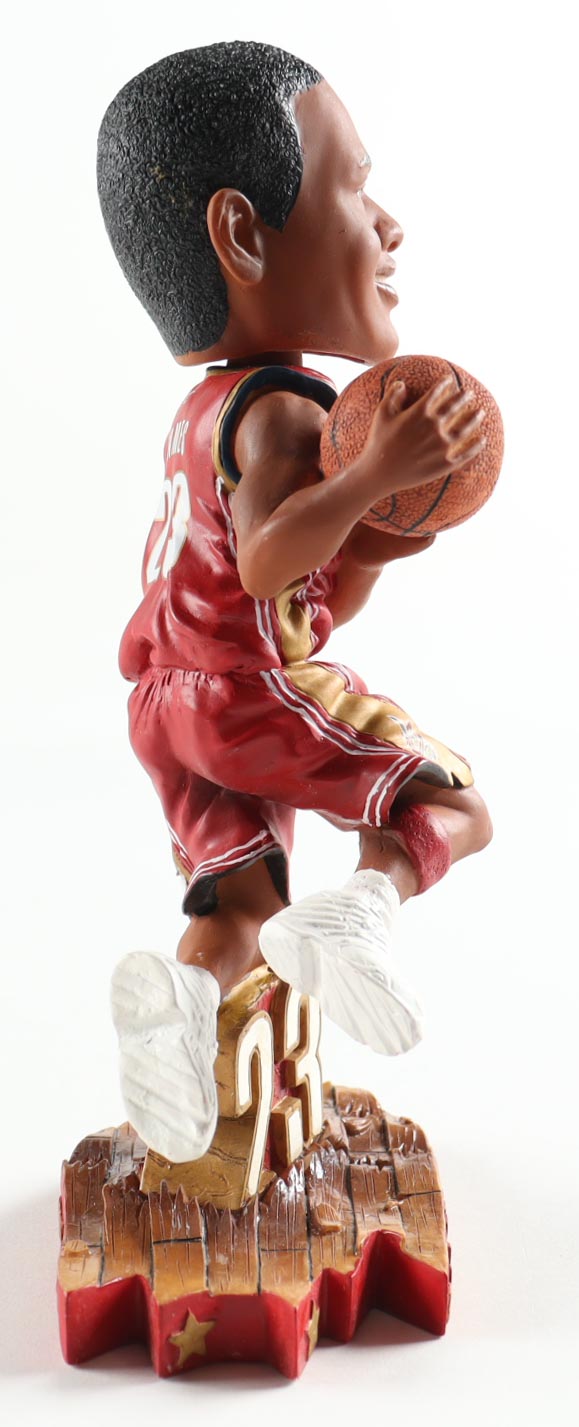 LeBron James Cavaliers "Legends Of The Court" Limited Edition Foco Bobblehead at PristineAuction.com LeBron James Cavaliers "Legends Of The Court" Limited Edition Foco Bobblehead at PristineAuction.com