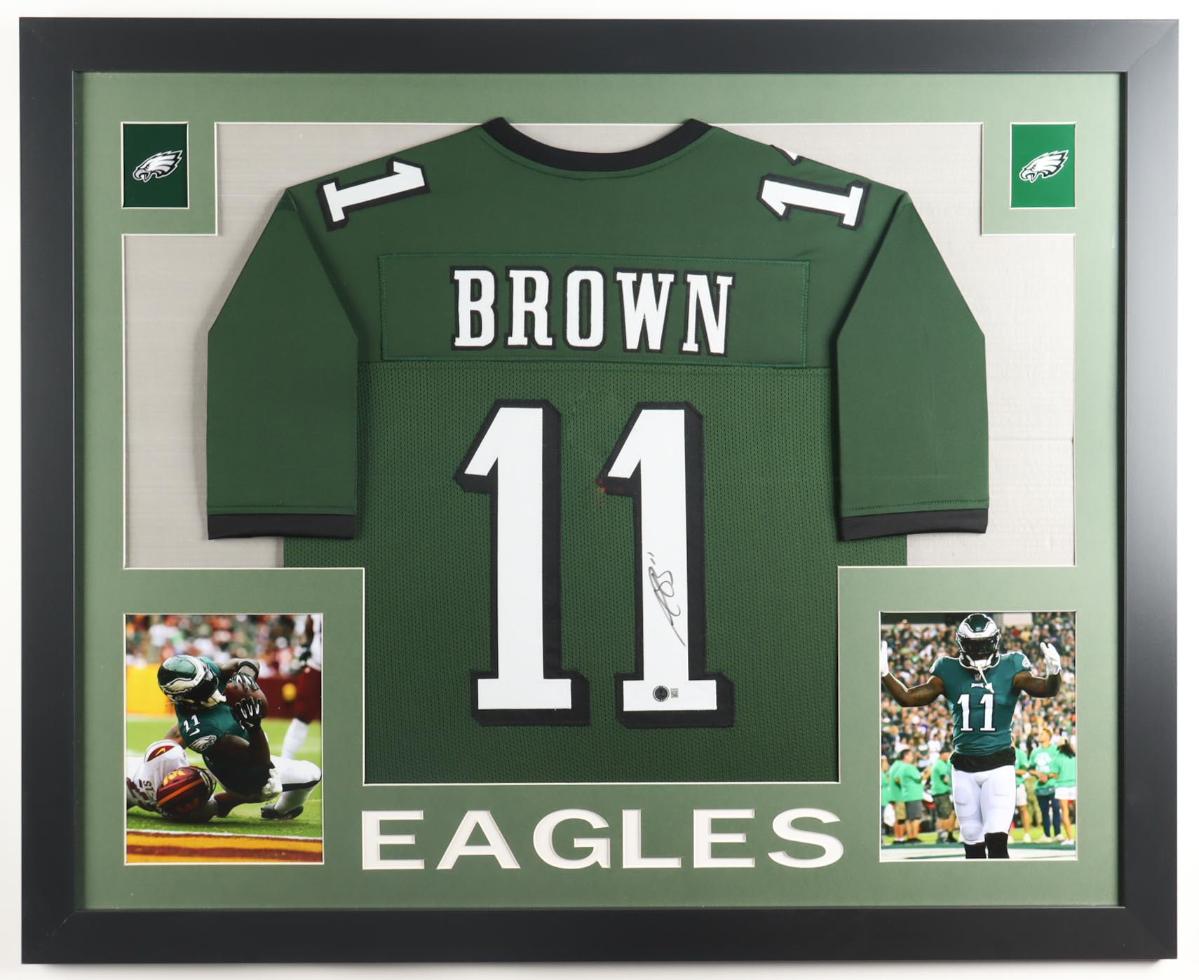 A.J. Brown Signed Custom Framed Jersey Display (Beckett) at PristineAuction.com A.J. Brown Signed Custom Framed Jersey Display (Beckett) at PristineAuction.com