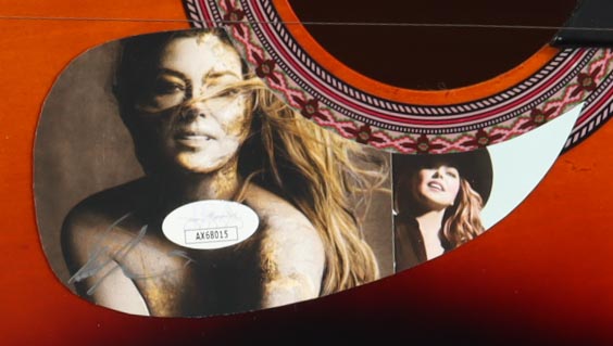 Shania Twain Signed 38" Acoustic Guitar (JSA) at PristineAuction.com Shania Twain Signed 38" Acoustic Guitar (JSA) at PristineAuction.com