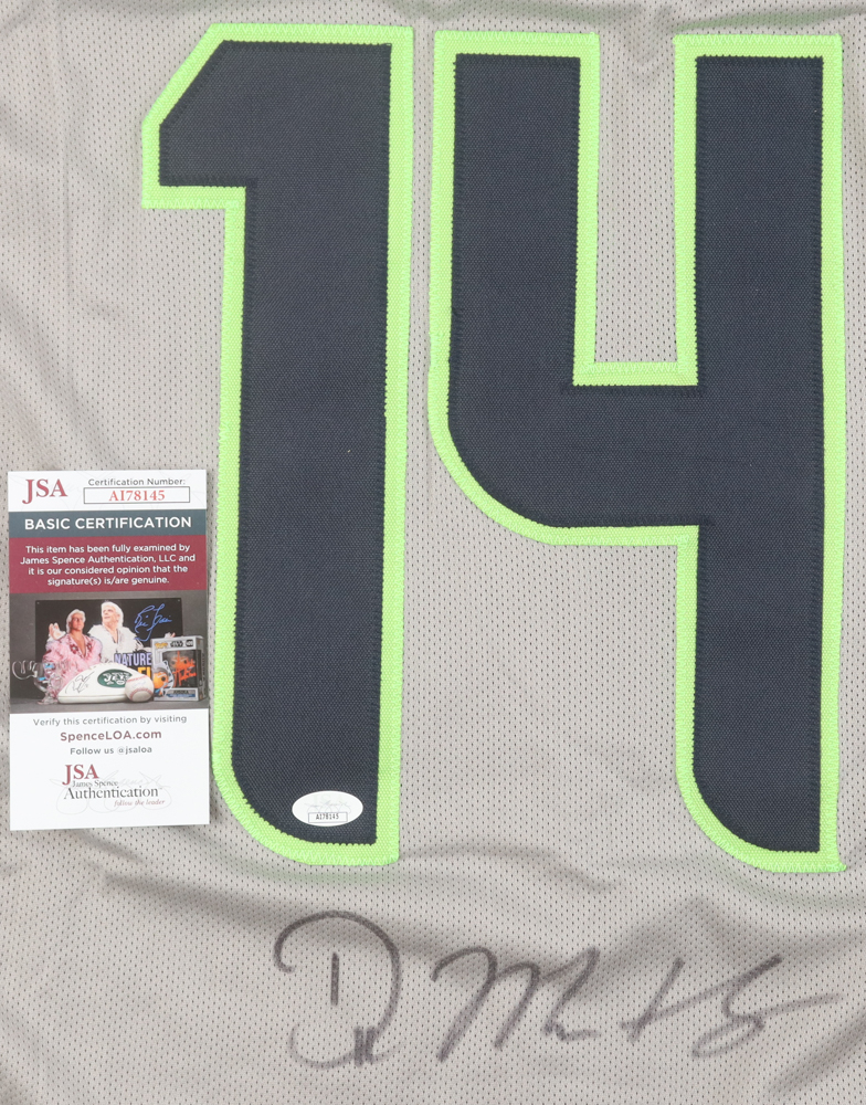 DK Metcalf Signed Jersey (JSA) at PristineAuction.com DK Metcalf Signed Jersey (JSA) at PristineAuction.com