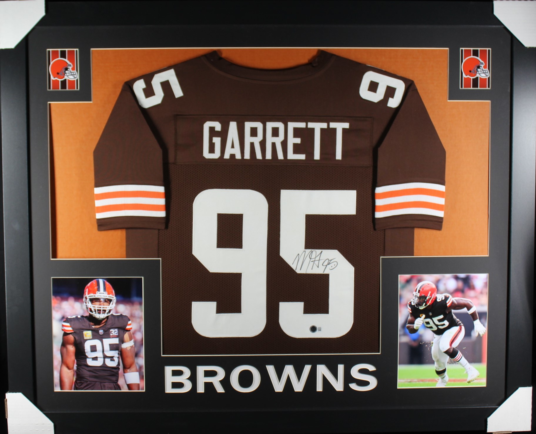 Myles Garrett Signed Custom Framed Jersey Display (Beckett) at PristineAuction.com Myles Garrett Signed Custom Framed Jersey Display (Beckett) at PristineAuction.com