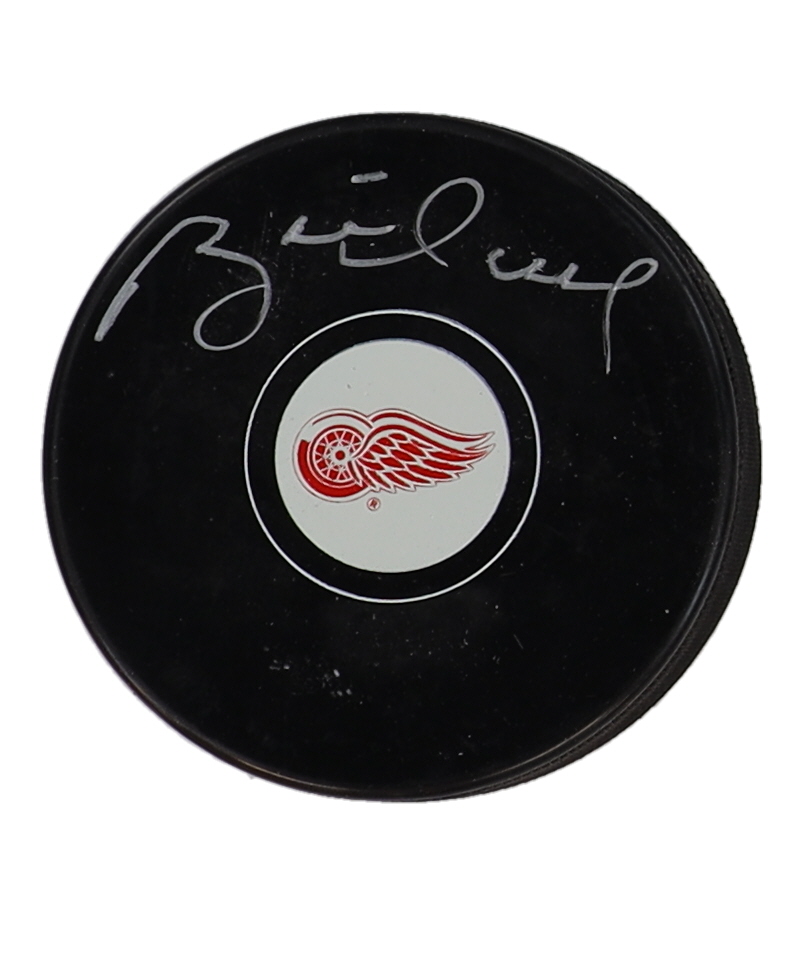 Brett Hull Signed Red Wings Logo Hockey Puck (Schwartz) at PristineAuction.com Brett Hull Signed Red Wings Logo Hockey Puck (Schwartz) at PristineAuction.com