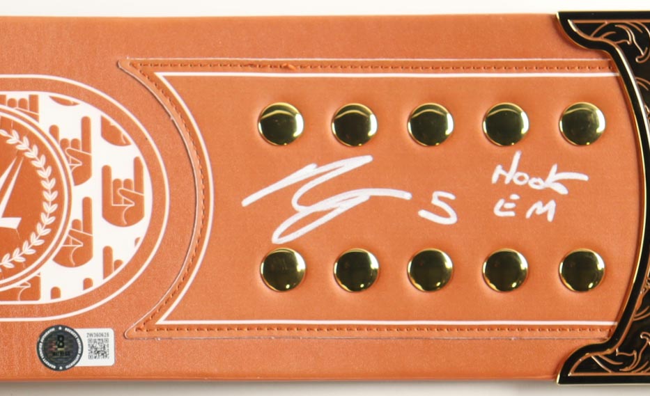 Bijan Robinson Signed Texas Longhorns WWE Legacy Title Belt Inscribed "Hook 'Em" (Beckett) at PristineAuction.com Bijan Robinson Signed Texas Longhorns WWE Legacy Title Belt Inscribed "Hook 'Em" (Beckett) at PristineAuction.com