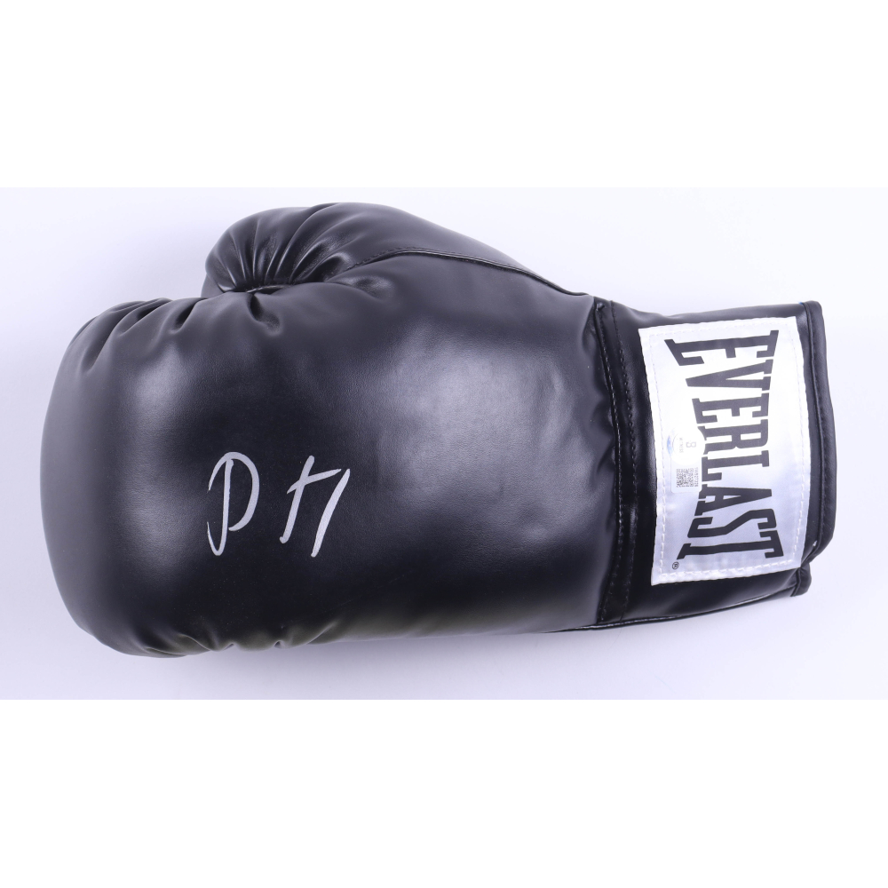 Devin Haney Signed Everlast Boxing Glove (Beckett) at PristineAuction.com