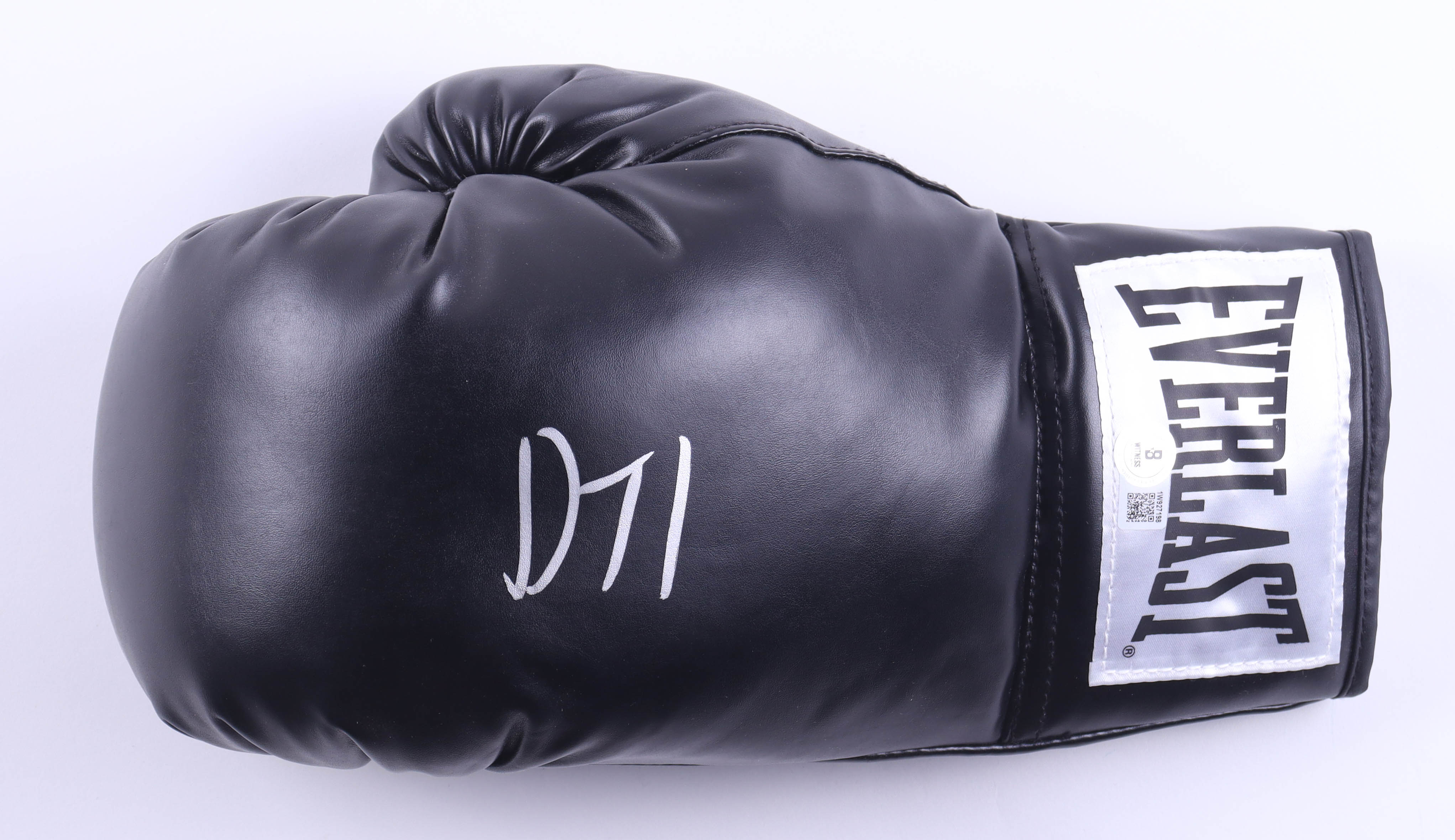 Devin Haney Signed Everlast Boxing Glove (Beckett) at PristineAuction.com Devin Haney Signed Everlast Boxing Glove (Beckett) at PristineAuction.com
