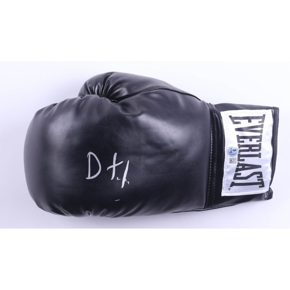 Devin Haney Signed Everlast Boxing Glove (Beckett) at PristineAuction.com