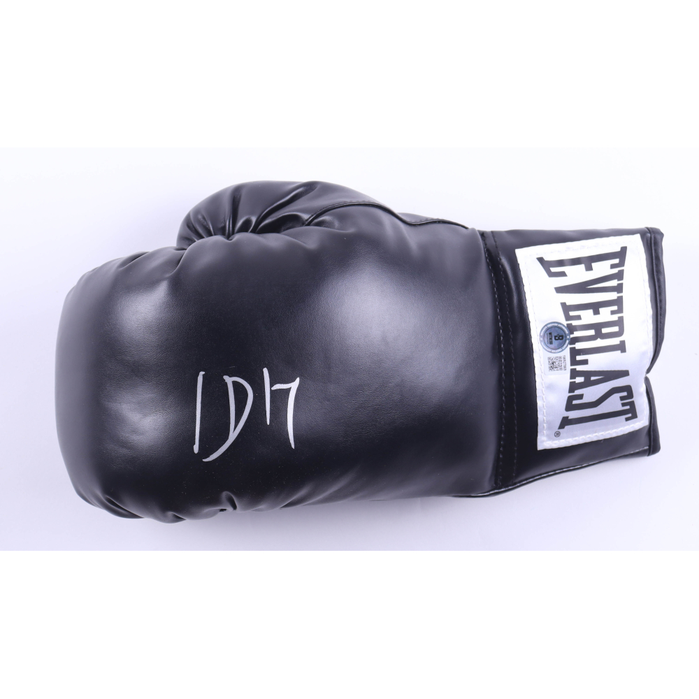 Devin Haney Signed Everlast Boxing Glove (Beckett) at PristineAuction.com
